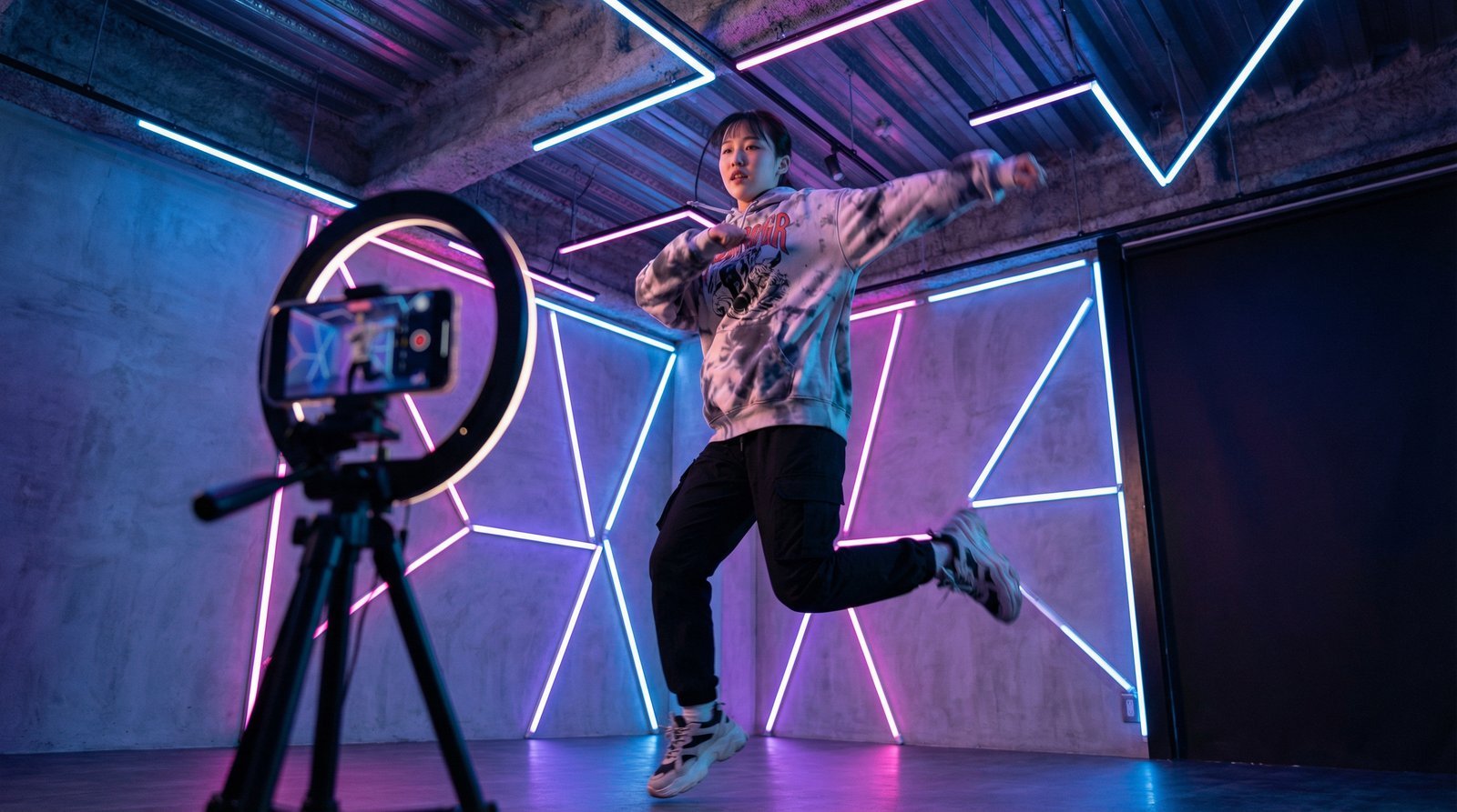 17c一起草短视频-潮流舞蹈挑战